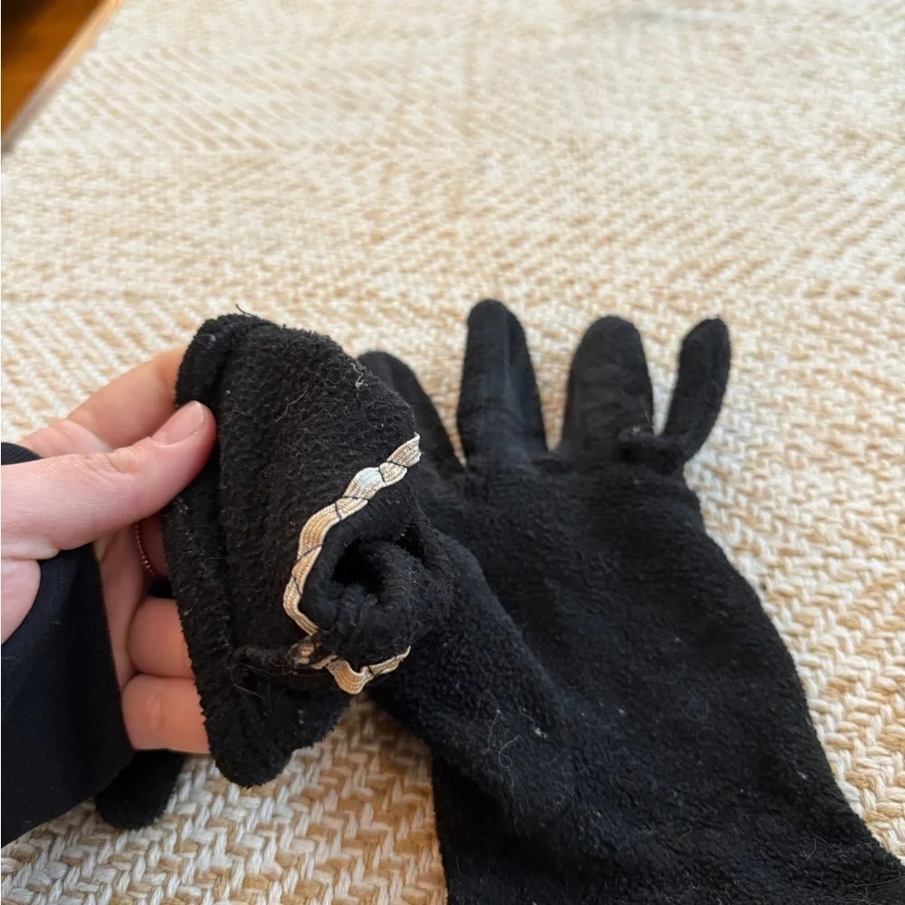 Black women’s Gloves